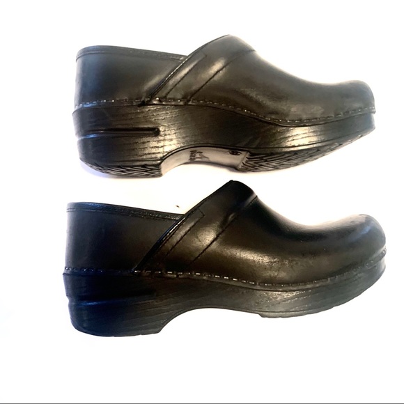 dansko teacher shoes